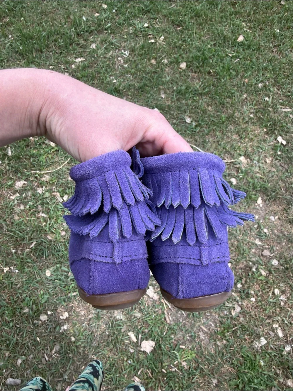 Minnetonka leather kids moccasin